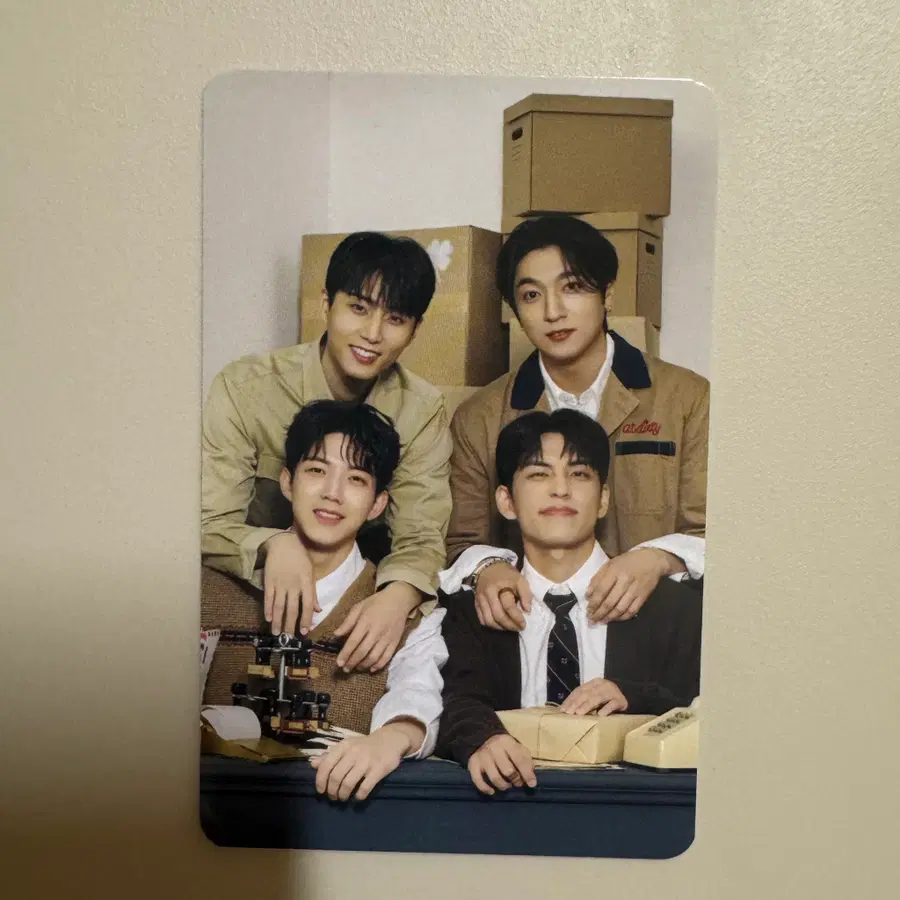 2023 The Present 단체 포카