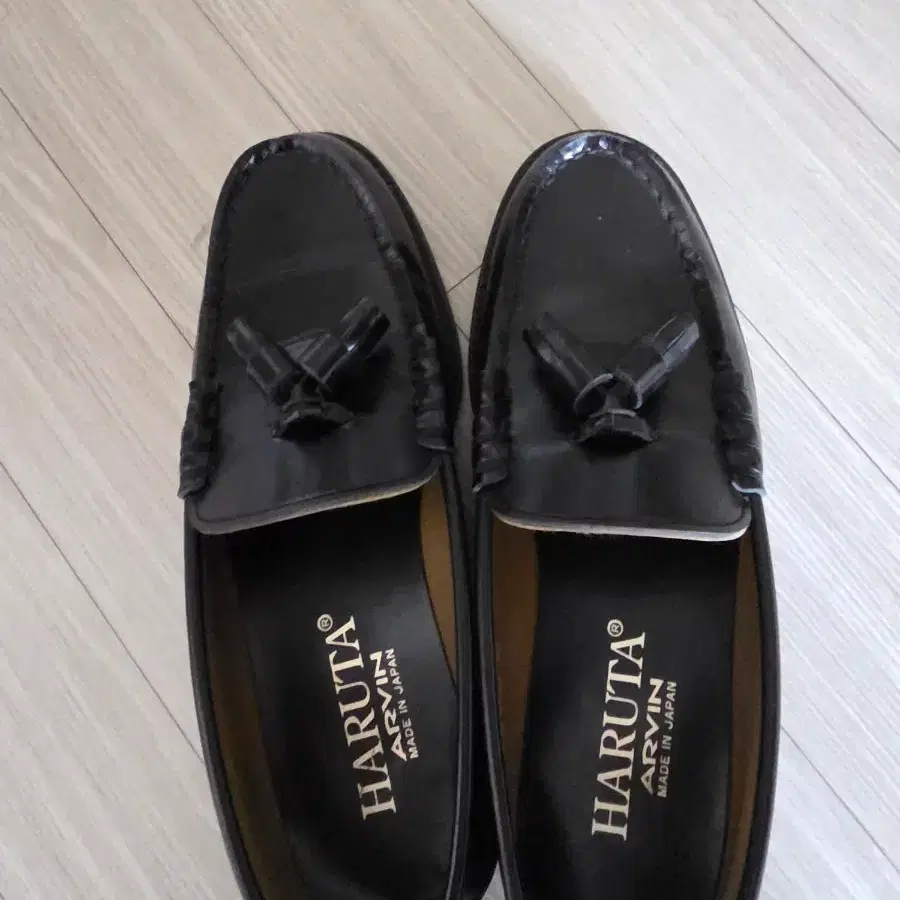 하루타 태슬 로퍼 블랙 260