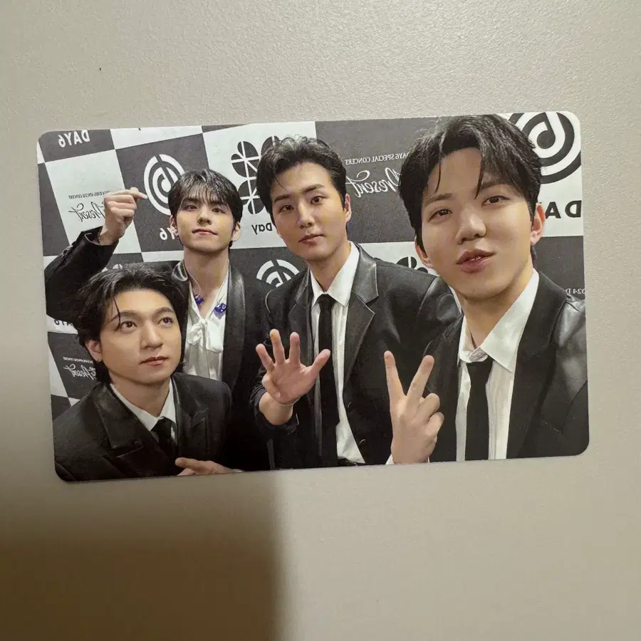 2024 The Present Photobook 포카