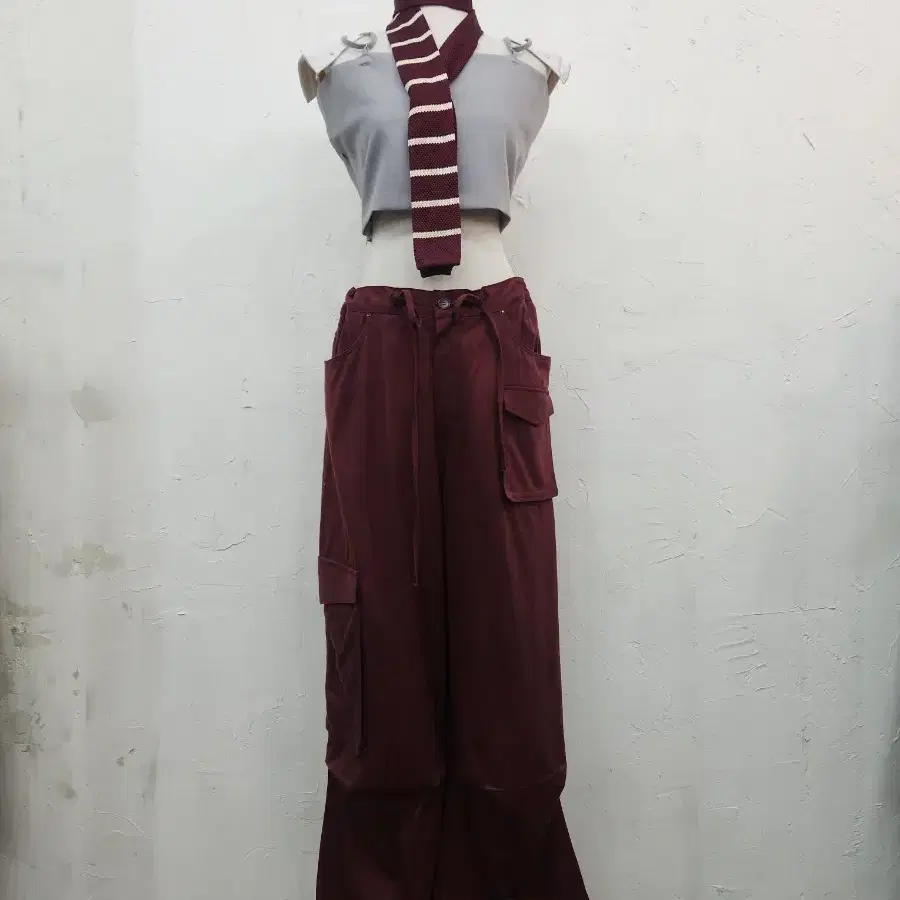 버건디카고 바지