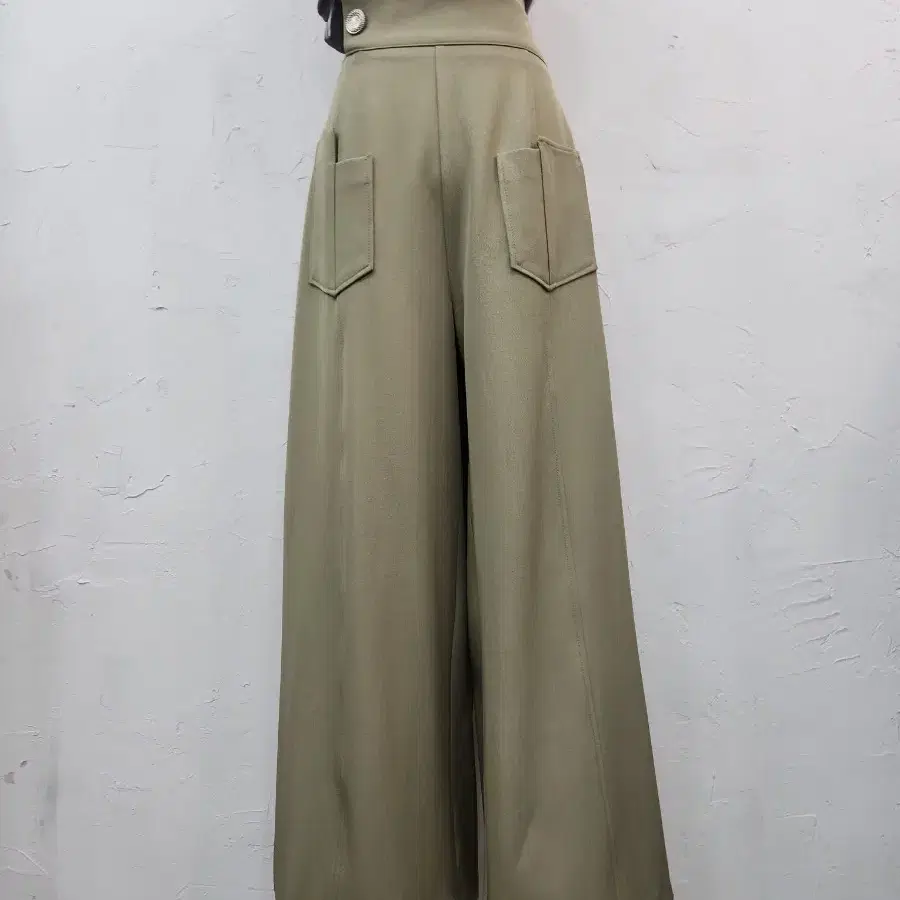 카키색 와이드 팬츠