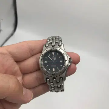 새상품급 ELGIN 쿼츠 다이버 스포츠 데이트 200미터