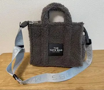 MARC JACOBS 토트백 복슬복슬 스트랩 포함