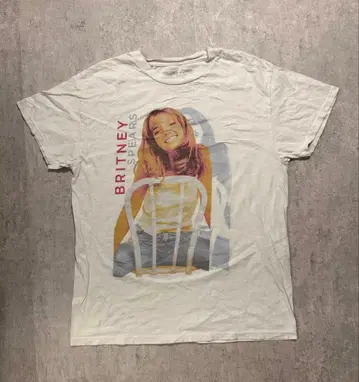 초기 Britney Spears white tee y2k 그런지
