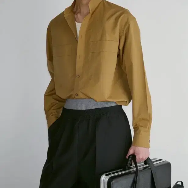 렉토 24fw 카라리스 포켓 디테일 오버셔츠 올리브 m사이즈
