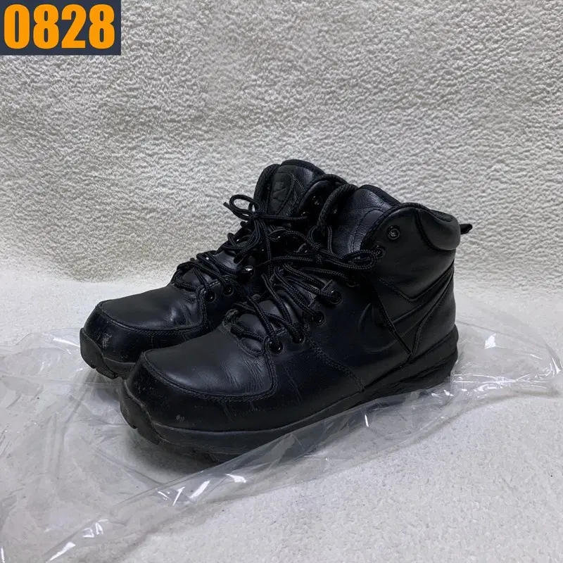 270 NIKE 나이키 마노아 레더 블랙 워커