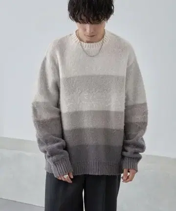 그라데이션 니트 스웨터