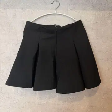 ZARA 블랙 플리츠 스커트 L 사이즈