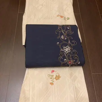 고양이 패턴 기모노 작가 작품 화장 길게 나온 것