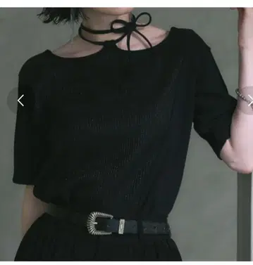 HARE 글리터 스트링 리브 상의 블랙