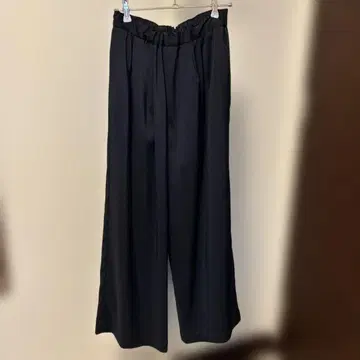 유나이티드 애로우즈 클린 새틴 와이드 팬츠 워셔블