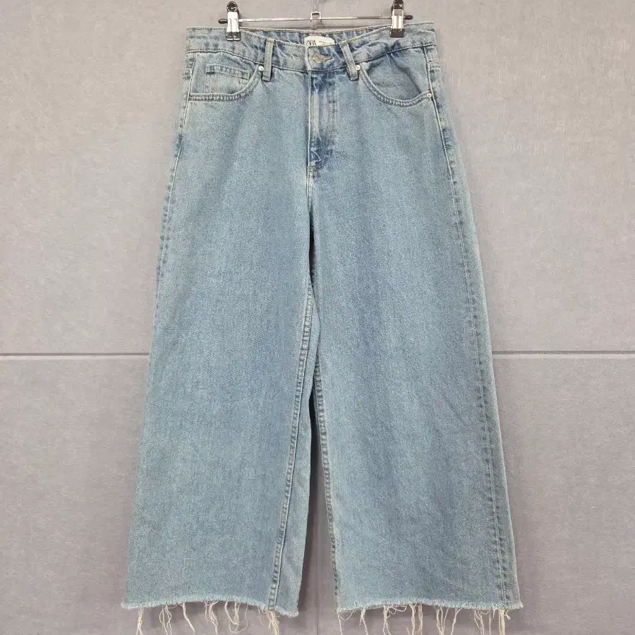 ZARA 자라 밑단 컷팅 연청 와이드 데님 팬츠