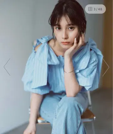 인기 완판템 새상품 오프숄더 리본 블라우스 내추럴 뷰티 베이직