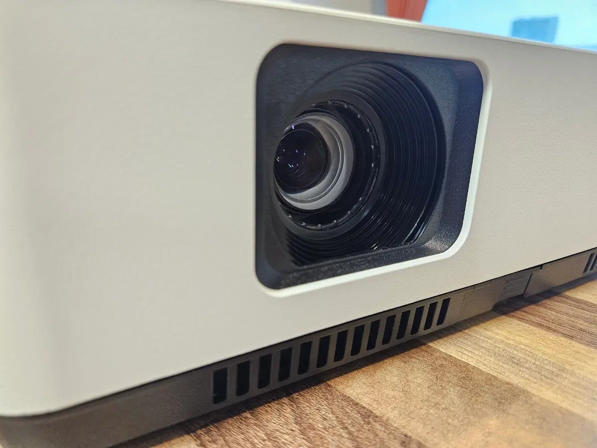 (실사용 241시간)EFUN 5200안시 EL-S526X+ 빔프로젝터/빔프로젝트