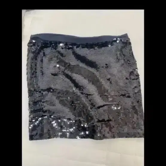 DKNY 블랙 스팽글 펜슬핏 미니스커트
