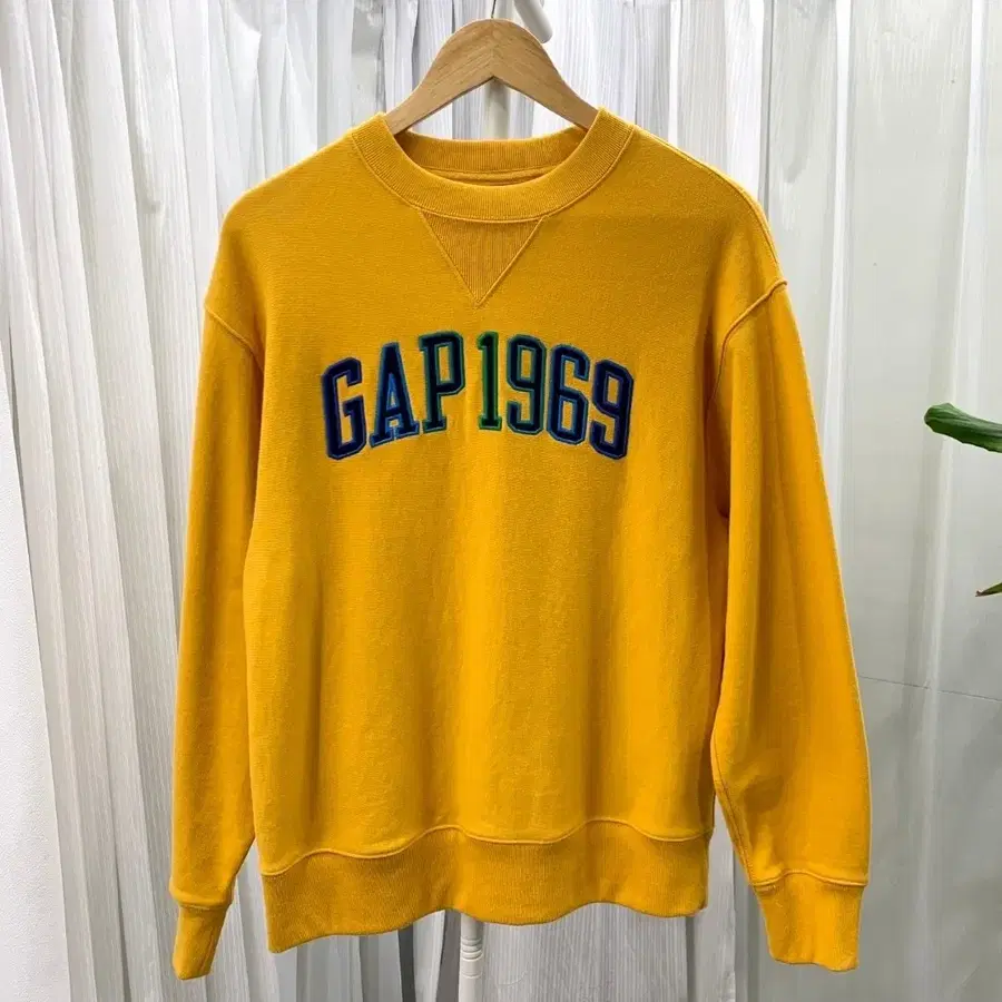 갭 GAP 1969 머스터드 빈티지 맨투맨 2340