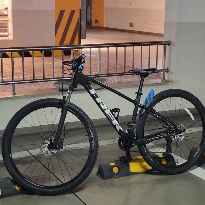 트렉 마린4 mtb 25년식 판매합니다