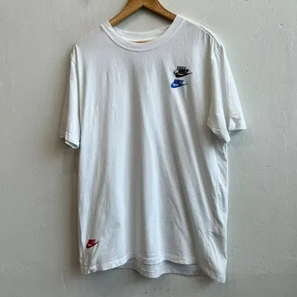 나이키 멀티로고 반팔 티셔츠 XL