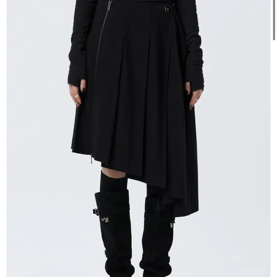 새상품 ) 트리밍버드 Pleated Asymmetric Skirt 블랙 언발란스 미디 롱 플리츠 스커트
