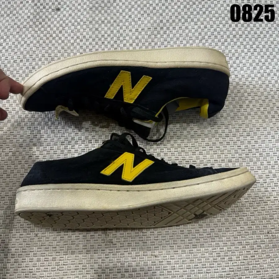 뉴발란스 검노 스니커즈 270