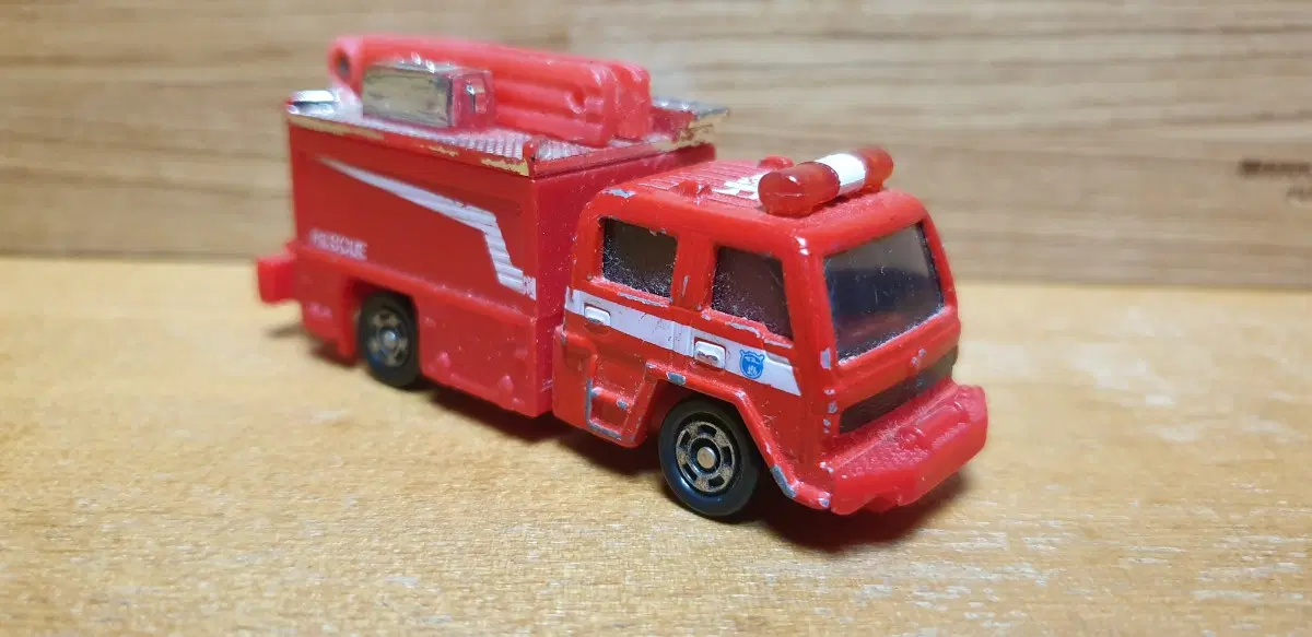 토미카 No.13 레스큐 공작차 구조공작차