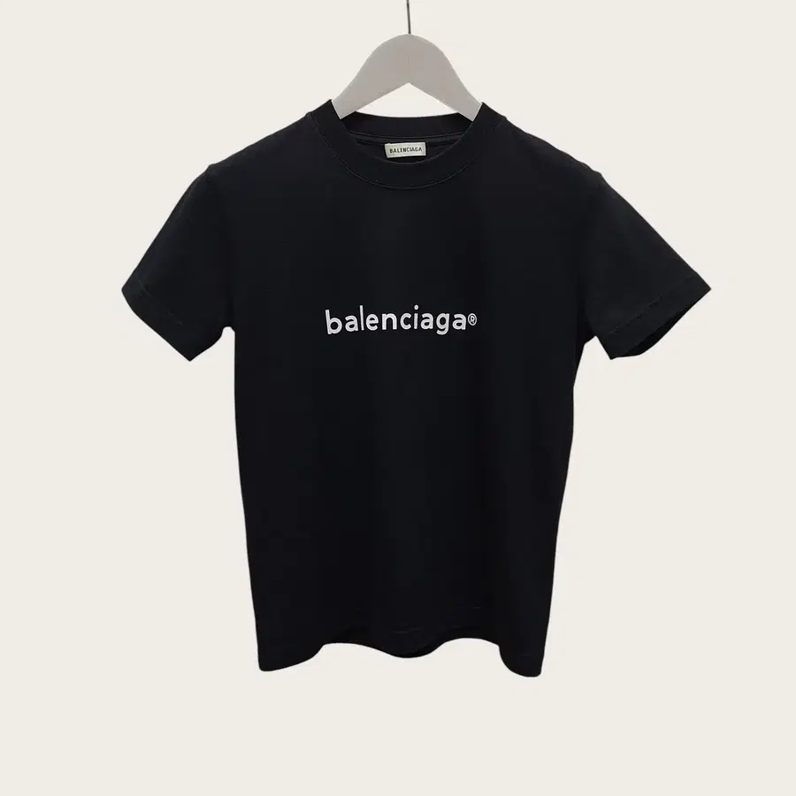 [S] 발렌시아가 블랙 카피라이트 로고 프린트 반팔