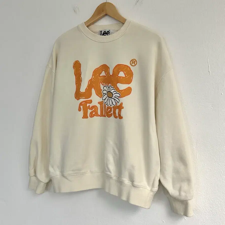 Fallett X Lee 플라워 로고 맨투맨