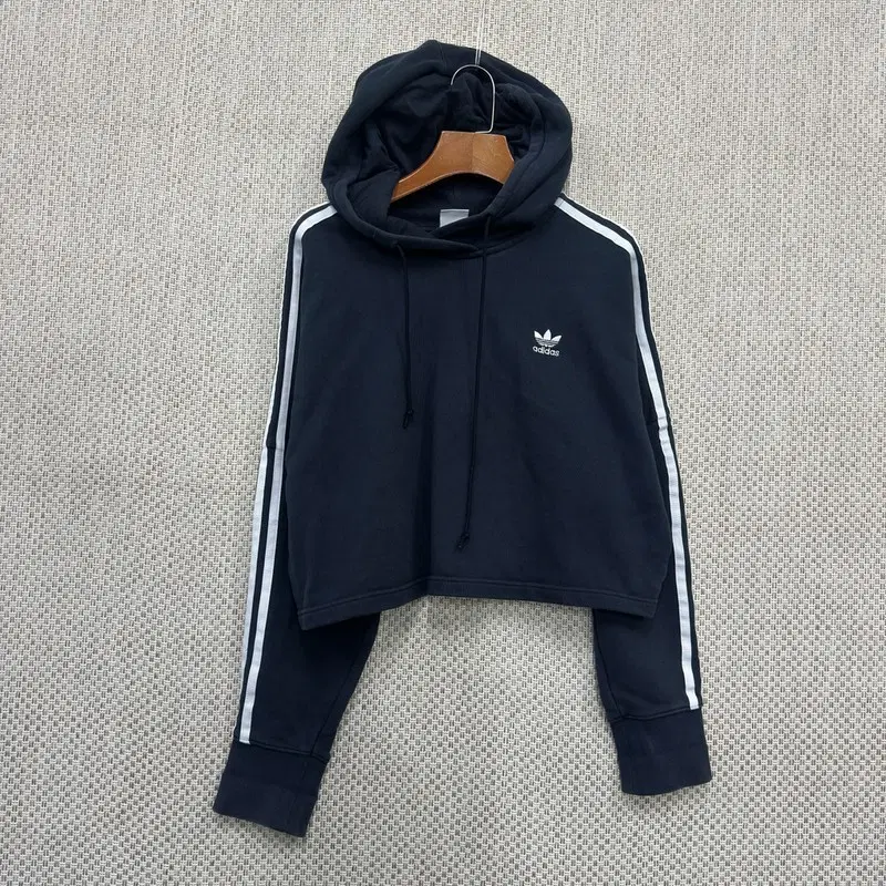 아디다스 크롭 후드티 M H03592
