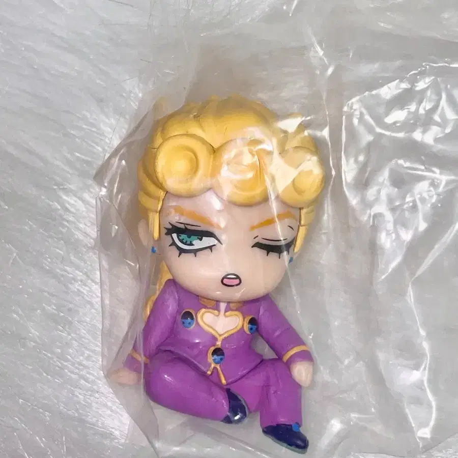 죠죠의 기묘한 모험 죠르노 죠바나 어깨쿵 가챠 미니 피규어