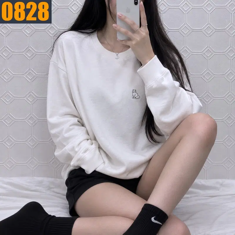 100 내셔널지오그래픽 흰색 맨투맨