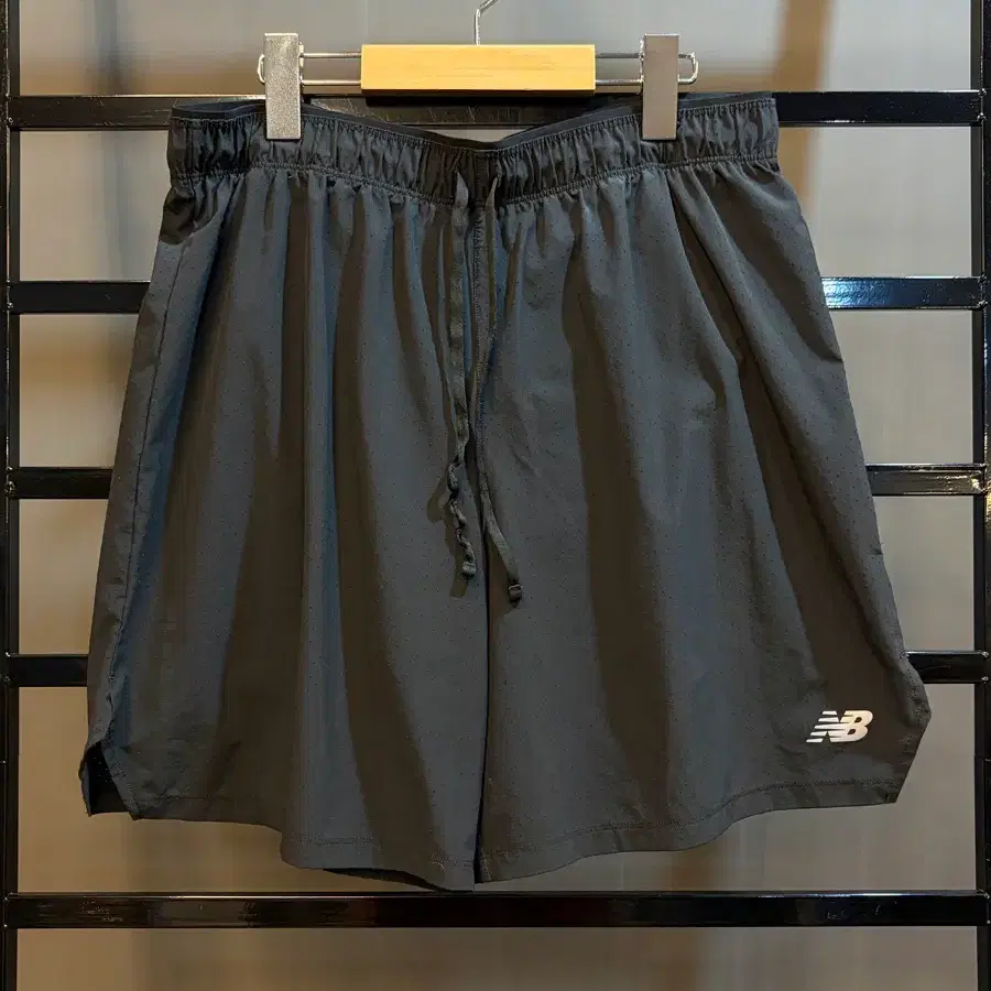 [L] 뉴발란스 New Balance 러닝 우븐 반바지 숏팬츠 2.5