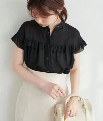 natural couture 야야 시어 스트라이프 프릴 절개 블라우스