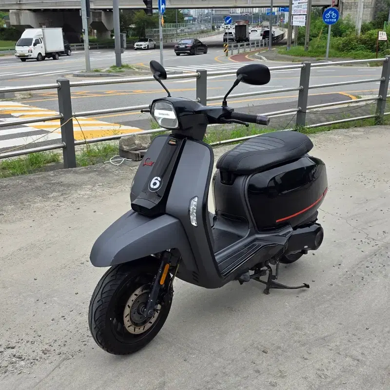 람브레타 v200 스페셜 스쿠터 판매합니다