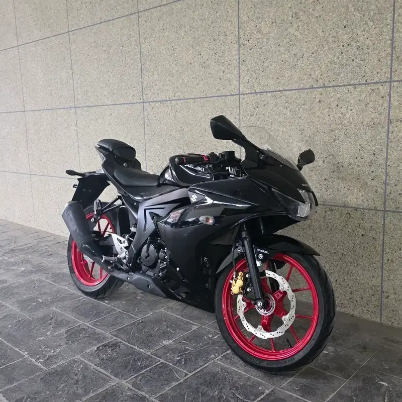 2023년식 스즈키 GSX-R125 판매합니다2023년식 스즈키 GSX-R125 판2023년식 스즈키 GSX-R125 판매합니다.