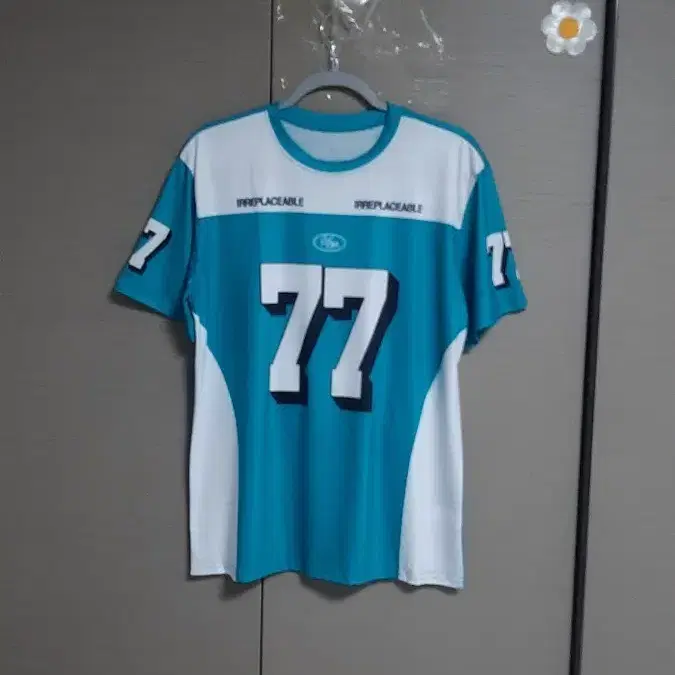 (새상품)프린팅이쁜루즈핏티 (100~105)시원한 색감의 77프린팅 반팔입니다신축성좋고 가볍고 앏은원단입니다