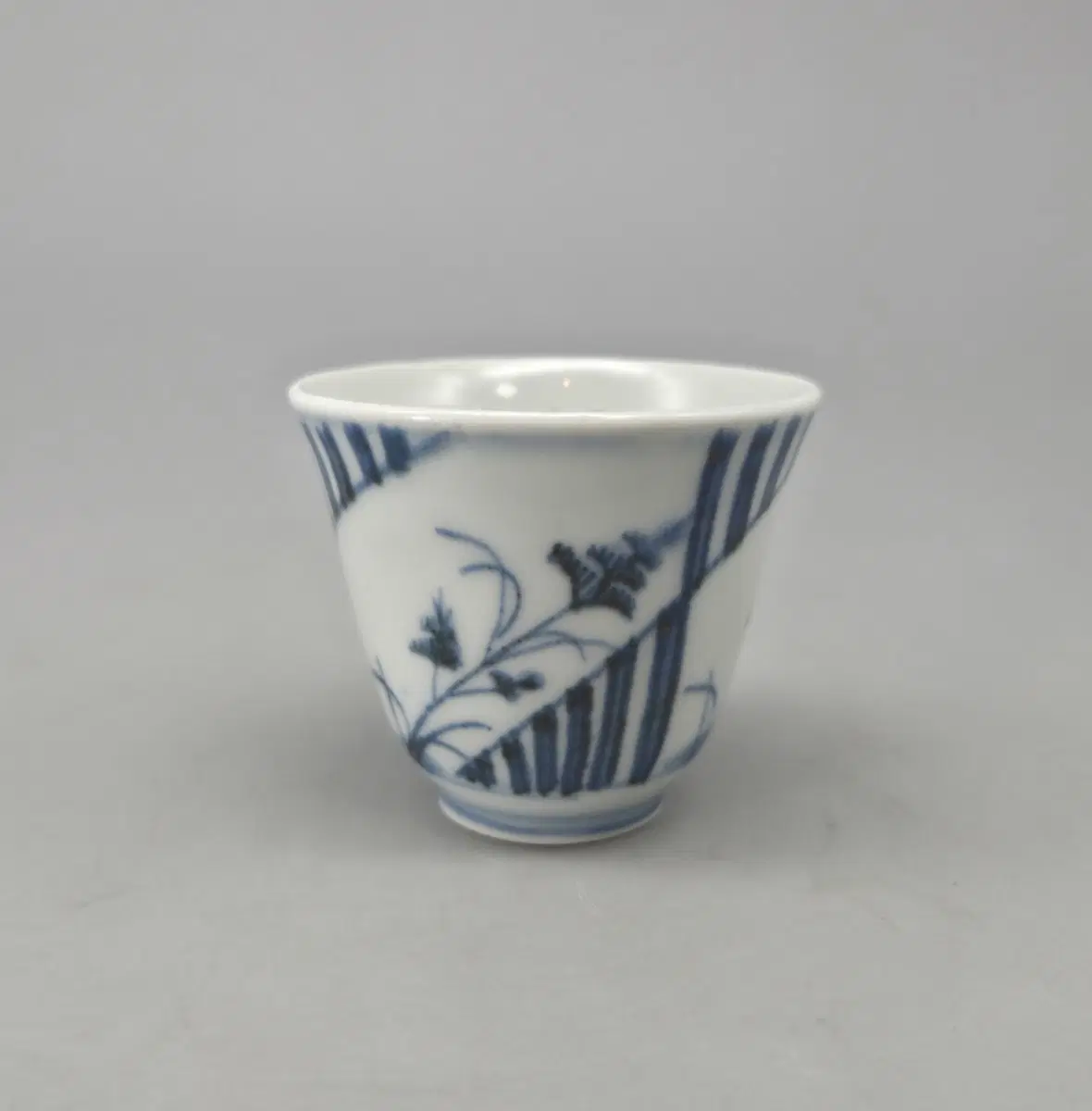 골동품 다도구 진품 에도시기 고이마리 청화 갈대문 문향배 잔