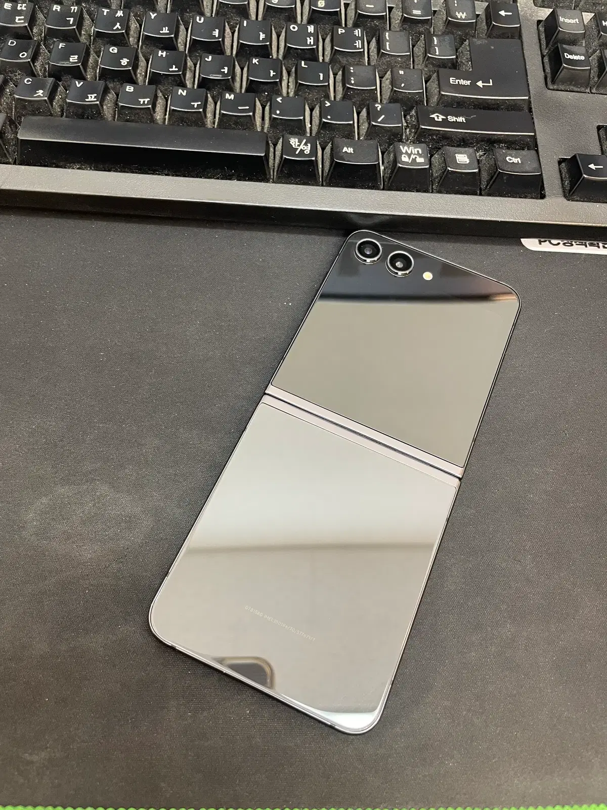 갤럭시Z플립5 블랙 256GB 무잔상 상태좋은 중고36만팝니다