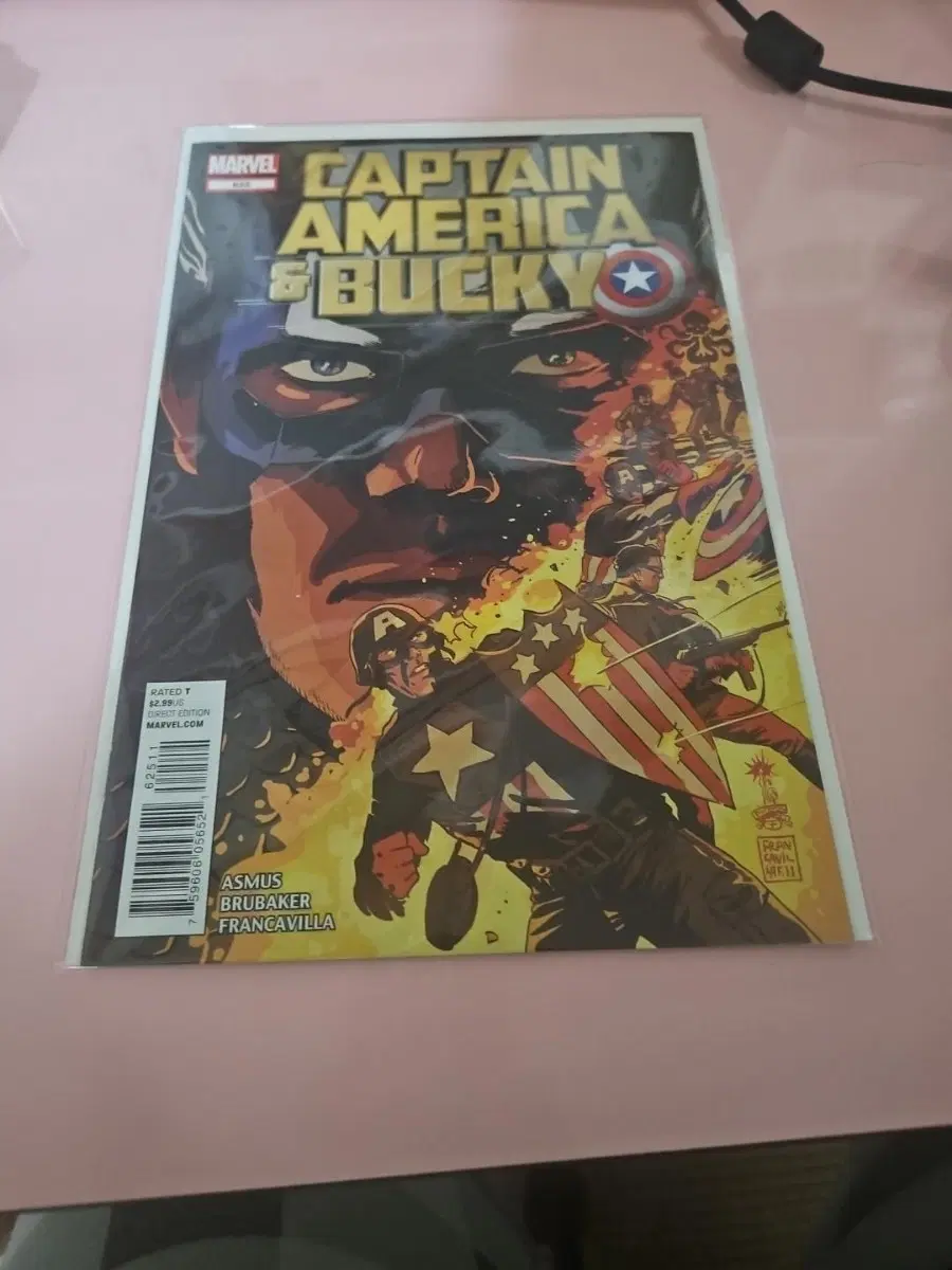 C / 2011 / Captain America & Bucky #625