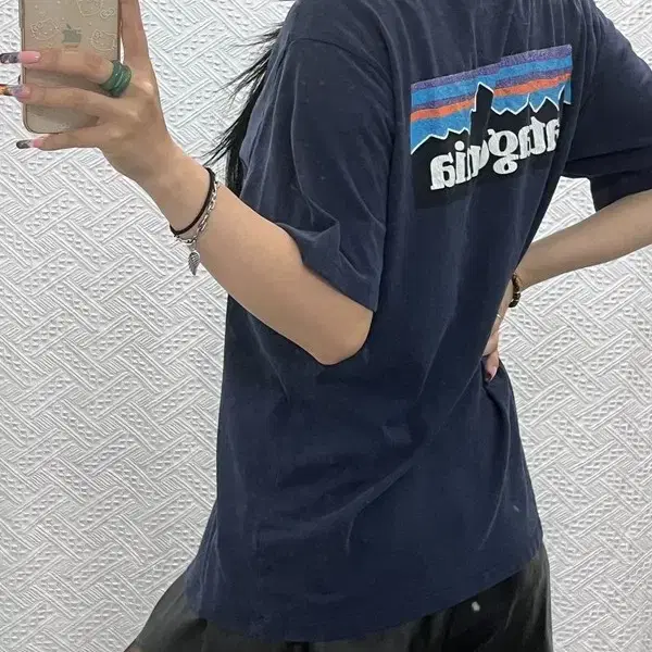 파타고니아 캐주얼 P-6 빅로고 리스폰시빌리 반팔티 M C14299