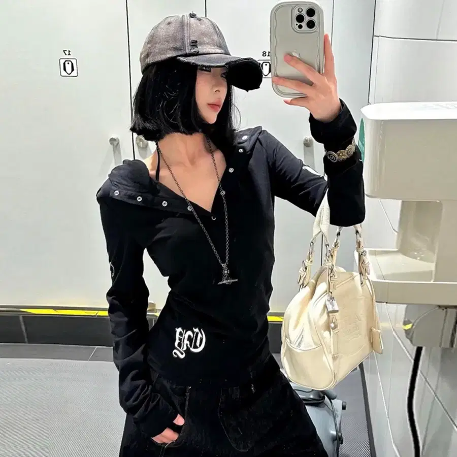 빈티지 레터링 슬림핏 후드티