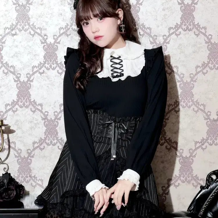 노에미 NOEMIE 고딕 요크 레이스업 컷소우 티셔츠
