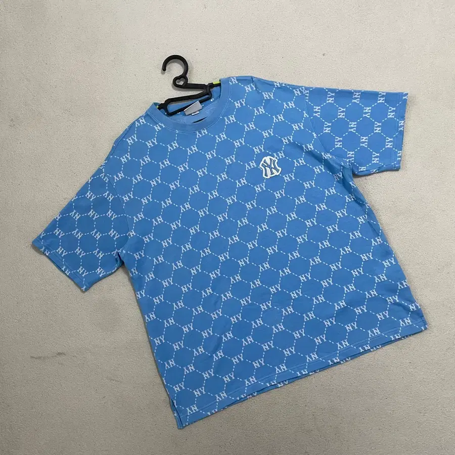 2XL MLB 뉴욕양키즈 멀티 로고 반팔티 B.4822