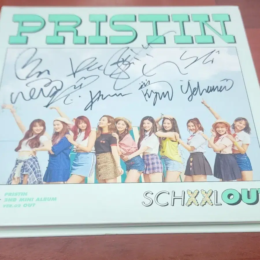 프리스틴 PRISTIN SCHXXLOUT 2집 미니 싸인앨범
