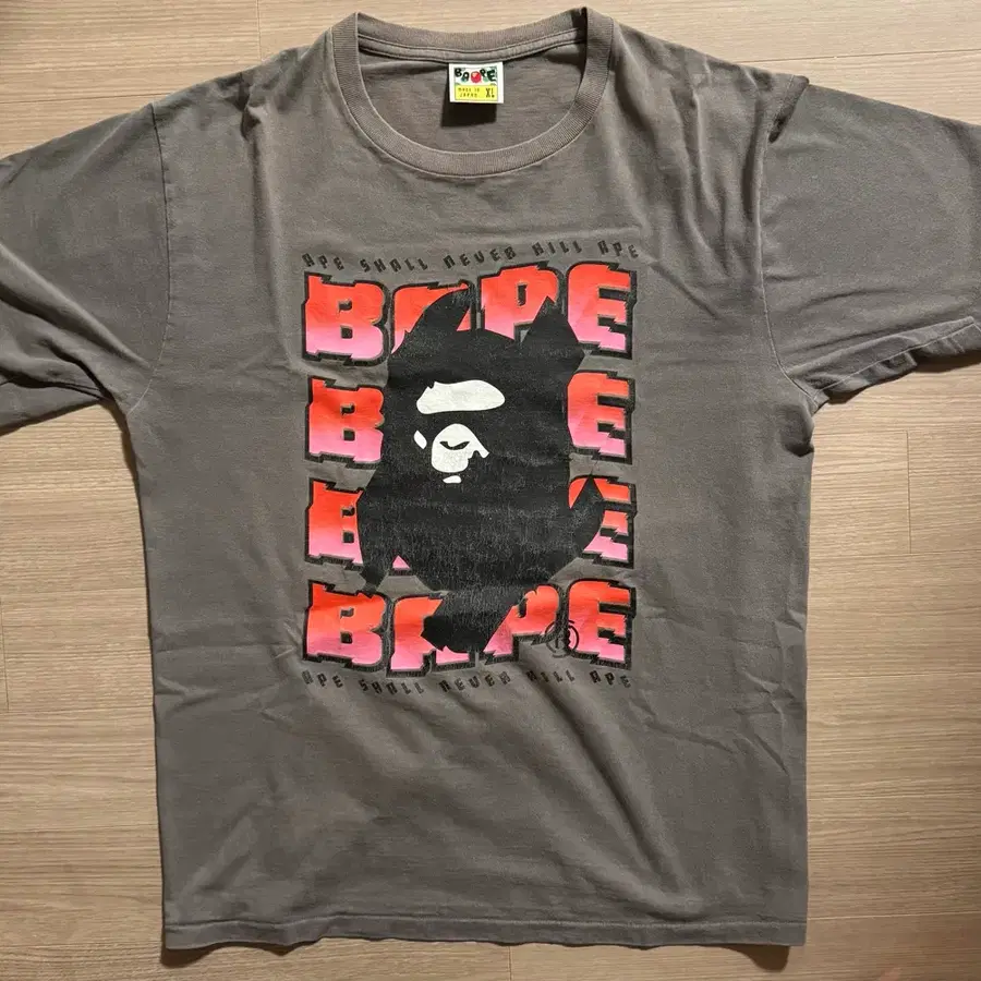 극희귀) og bape nigo saru tee