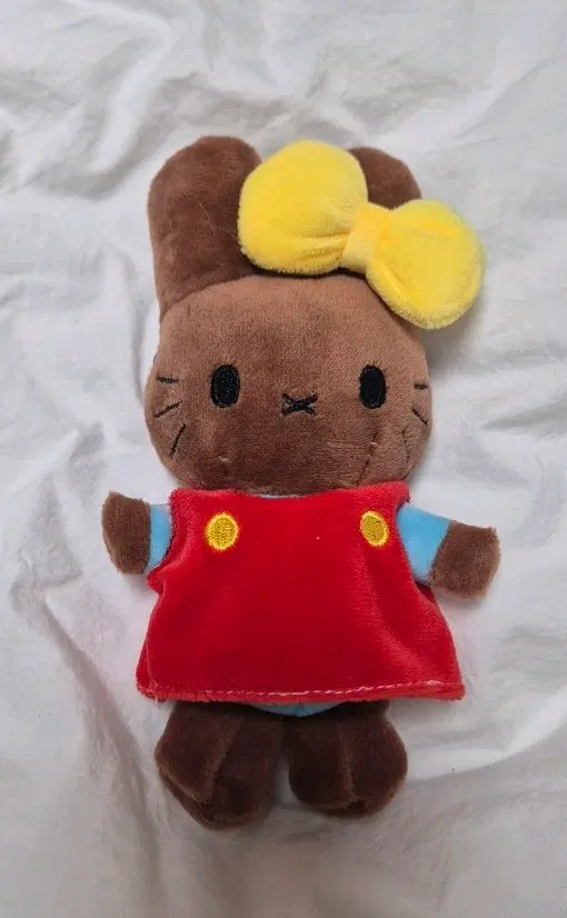 초코 색깔 복슬복슬 토끼 인형 노란 리본