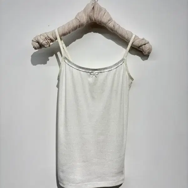 JPN POUR LA FRIME 큐빅 슬리브리스 J1081