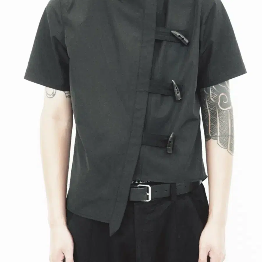 yyyy BLACK HORN NYLON SHIRTS