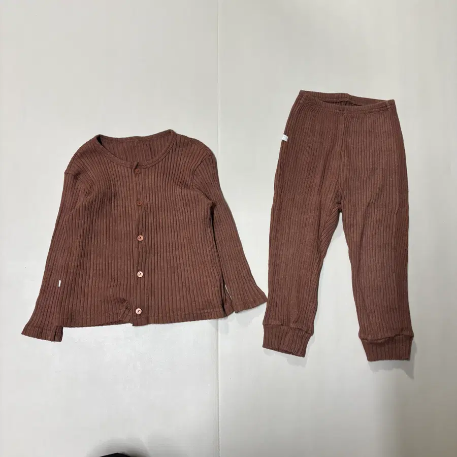 아떼아떼스튜디오 모달 상하복 3