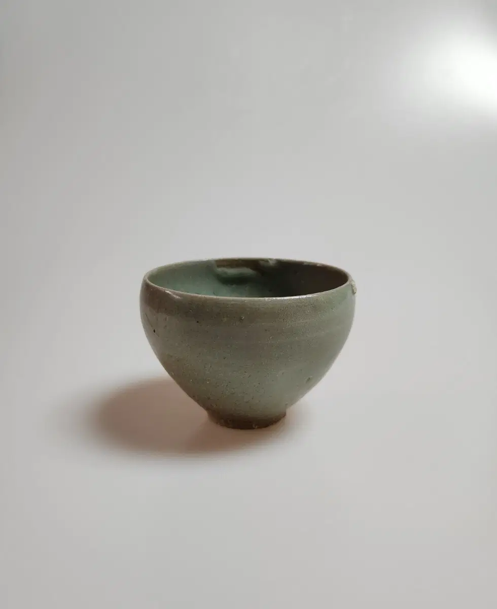 골동품 고려시대 고려청자 비색과 뛰어난 형태미를 가진 청자찻잔