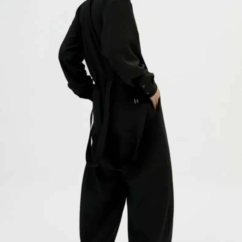 escstudio necktie shirt and brooch(black)